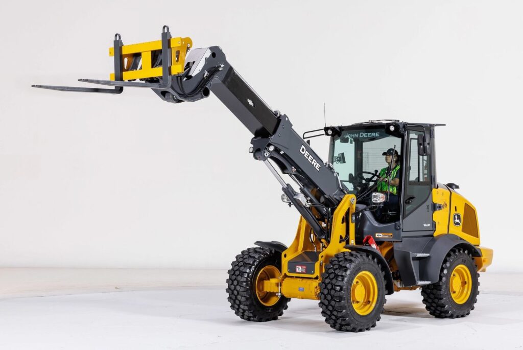 john-deere-compact-loader-rental-western-canada-plains-equipment-rentals-telescopic-arm-fork-attachment-heavy-equipment-rental