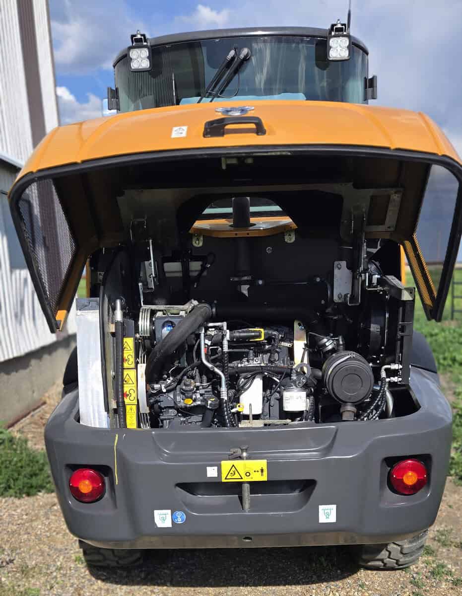 case-321f-wheel-loader-open-engine-compartment-maintenance-access-western-canada