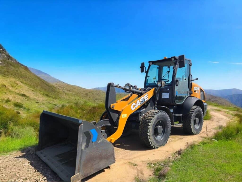case 321f wheel loader on jobsite western canada earthmoving equipment rental