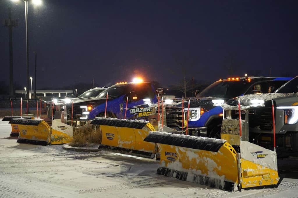 arctic-snow-and-ice-razorback-full-kit-snow-plows-operating-in-western-canada-plains-equipment-rentals